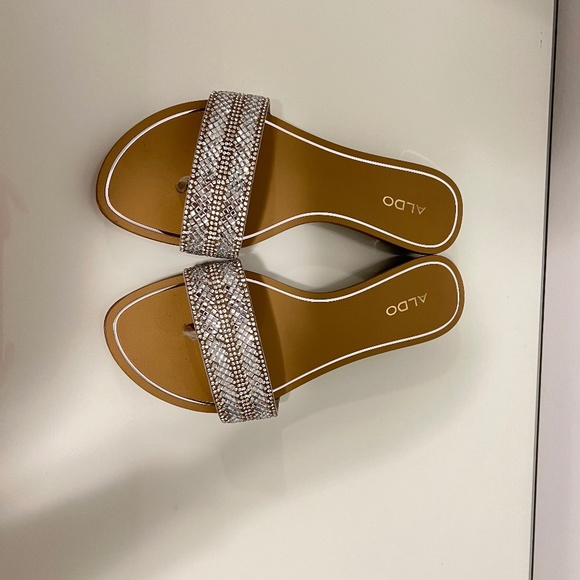 New Aldo Silver Sparkly Sequin Flat Sandals Size 6. - Picture 4 of 7